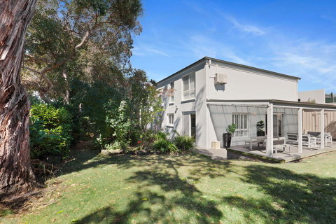 Sandymount - Accommodation VIC 13
