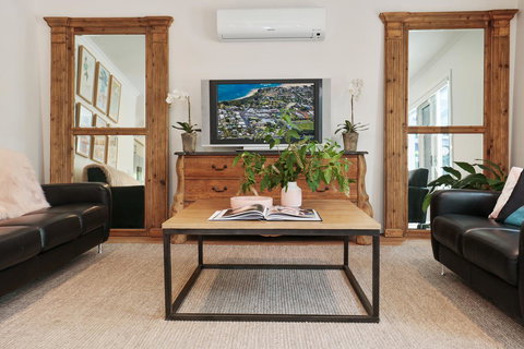 Sandymount - Accommodation VIC 15