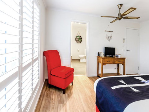 Sandymount - Accommodation VIC 25