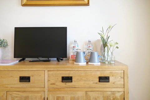 Sandymount - Accommodation VIC 10