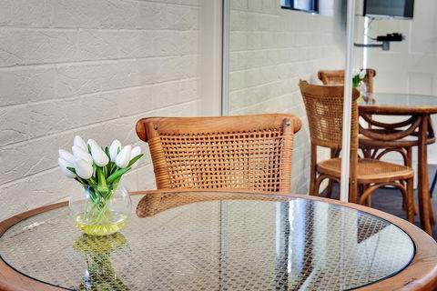 Allambi Holiday Apartments - Accommodation VIC 26