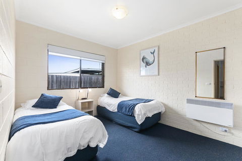 Allambi Holiday Apartments - Accommodation VIC 11
