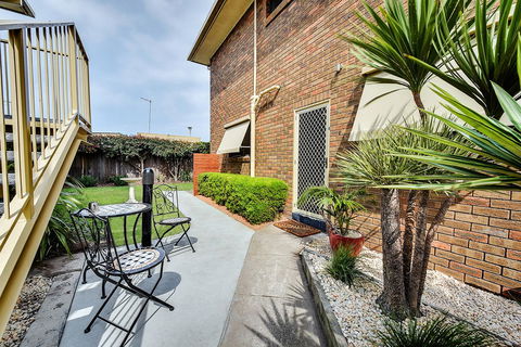 Allambi Holiday Apartments - Accommodation VIC 25