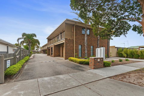 Allambi Holiday Apartments - Accommodation VIC 8