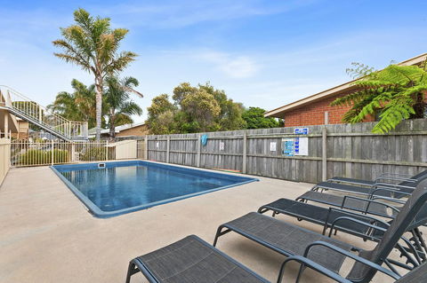 Allambi Holiday Apartments - Accommodation VIC 16