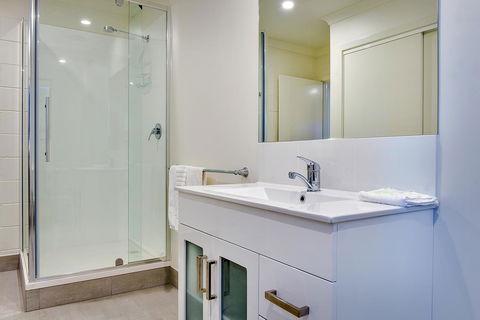 Allambi Holiday Apartments - Accommodation VIC 36