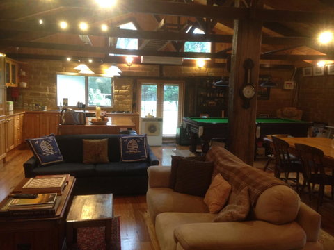 Mud Hollow Barn - Accommodation VIC 10