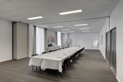 Travelodge Hotel Melbourne Docklands - Accommodation VIC 17