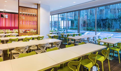 Travelodge Hotel Melbourne Docklands - Accommodation VIC 16