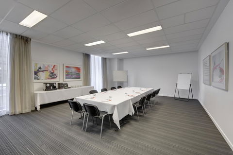 Travelodge Hotel Melbourne Docklands - Accommodation VIC 24