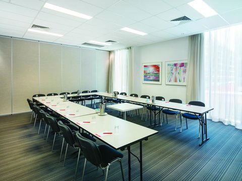 Travelodge Hotel Melbourne Docklands - Accommodation VIC 11