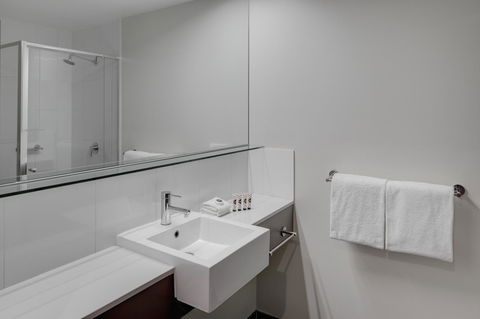 Travelodge Hotel Melbourne Docklands - Accommodation VIC 14