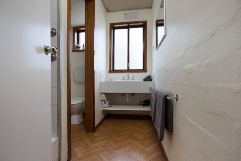 Eastern Beach Holiday Units - Accommodation VIC 4