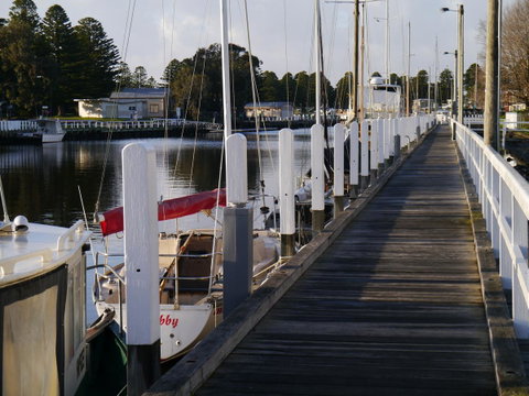 Eastern Beach Holiday Units - Accommodation VIC 10