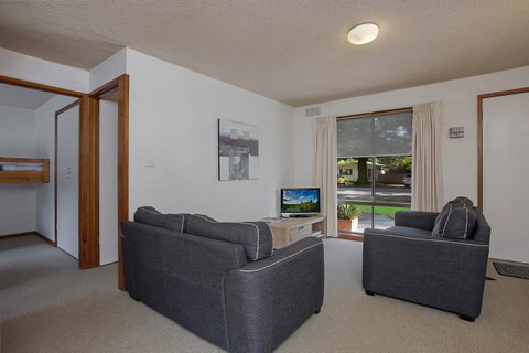 Eastern Beach Holiday Units - Accommodation VIC 2