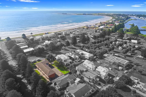 Eastern Beach Holiday Units - Accommodation VIC 7