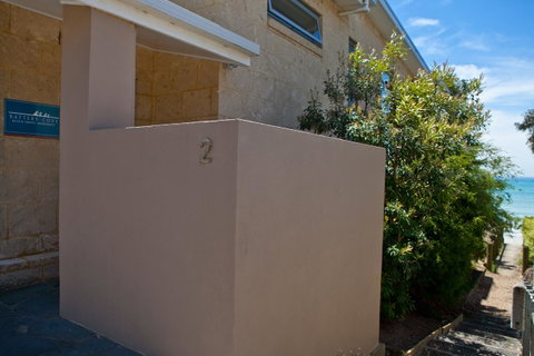 Battery Cove Beach Front Apartment - Accommodation VIC 3