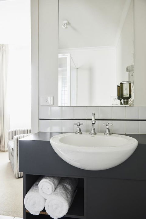 Plough Hotel - Accommodation VIC 11