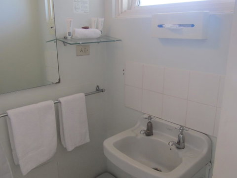 Twin City Motor Inn - Accommodation VIC 28