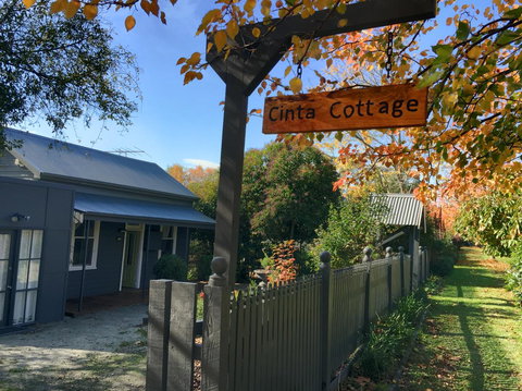 Cinta Cottage - Accommodation VIC 0