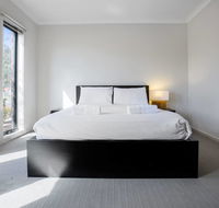 Point Cook Home with a Lovely View in Salt Water - Accommodation VIC