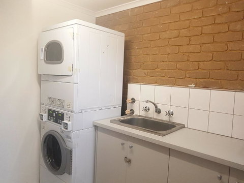 Tropicana Motor Inn - Accommodation VIC 28
