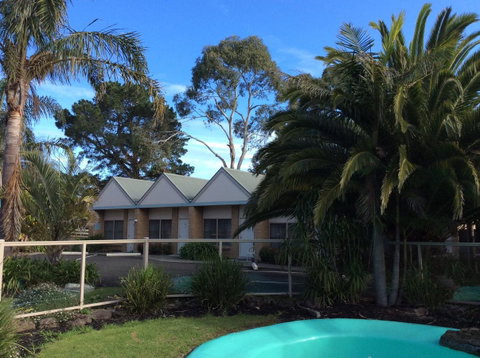 Tropicana Motor Inn - Accommodation VIC 36