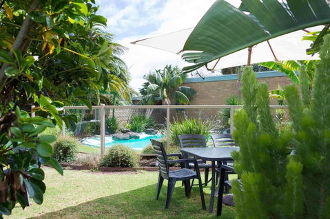 Tropicana Motor Inn - Accommodation VIC 44