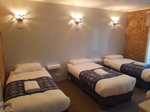 Tropicana Motor Inn - Accommodation VIC 34