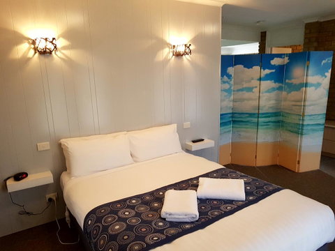 Tropicana Motor Inn - Accommodation VIC 2