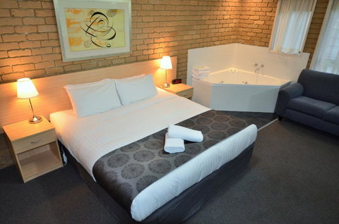 Tropicana Motor Inn - Accommodation VIC 5