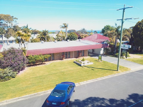 Tropicana Motor Inn - Accommodation VIC 17