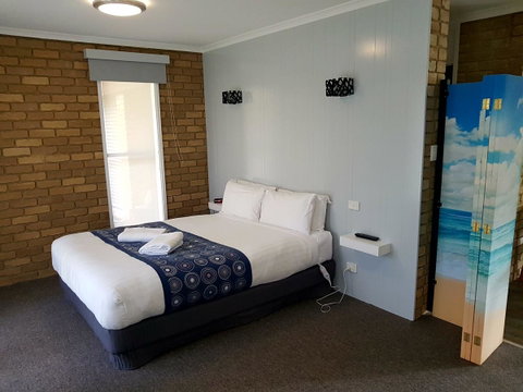 Tropicana Motor Inn - Accommodation VIC 35