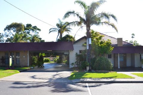 Tropicana Motor Inn - Accommodation VIC 20