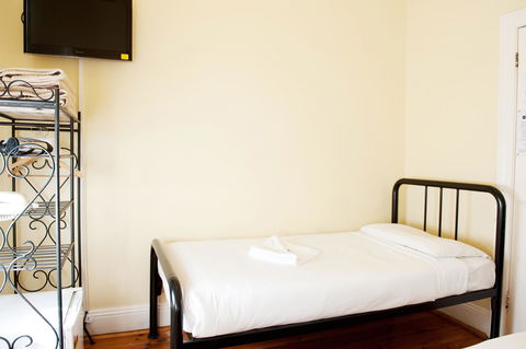 Hotel Claremont Guest House - Accommodation VIC 5