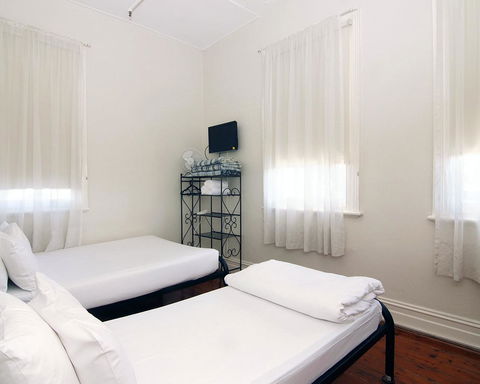 Hotel Claremont Guest House - Accommodation VIC 13