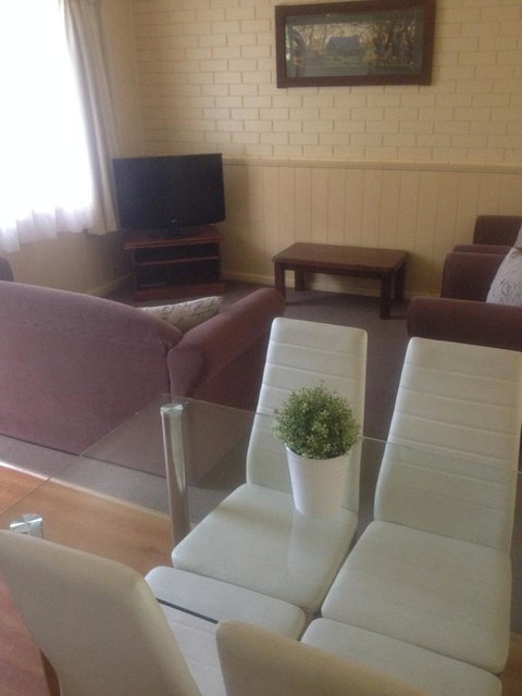Viewhill Holiday Units - Accommodation VIC 3