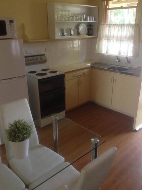Viewhill Holiday Units - Accommodation VIC 6