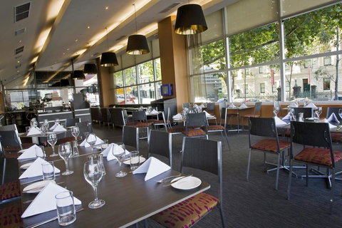 Clarion Suites Gateway - Accommodation VIC 25