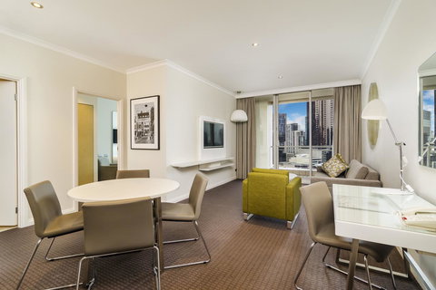 Clarion Suites Gateway - Accommodation VIC 9