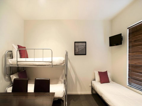 The Waves Apartments - Accommodation VIC 30