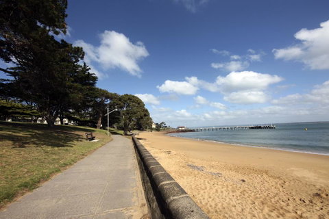 The Waves Apartments - Accommodation VIC 31