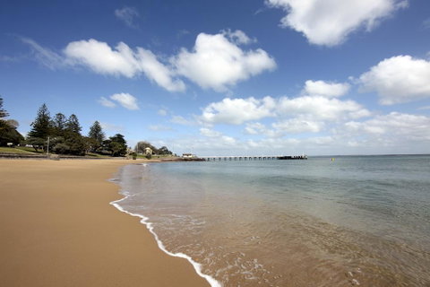The Waves Apartments - Accommodation VIC 33