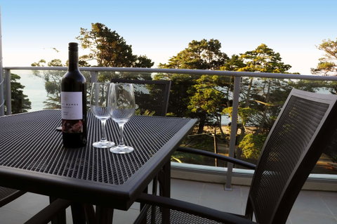 The Waves Apartments - Accommodation VIC 4