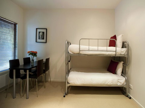 The Waves Apartments - Accommodation VIC 18
