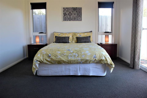 Tamara Temptation - Accommodation VIC 10