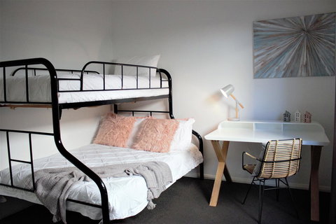 Tamara Temptation - Accommodation VIC 14