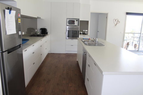 Tamara Temptation - Accommodation VIC 6