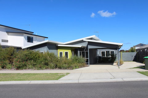 Tamara Temptation - Accommodation VIC 0