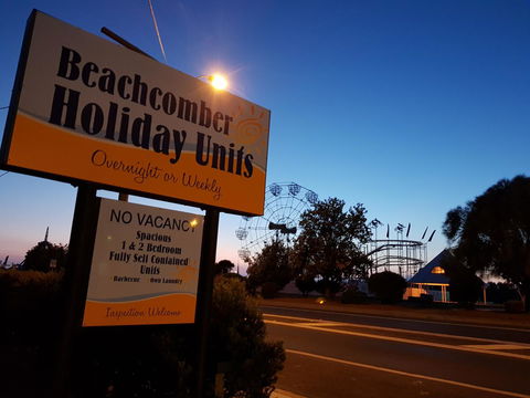 Beachcomber Holiday Units - Accommodation VIC 7